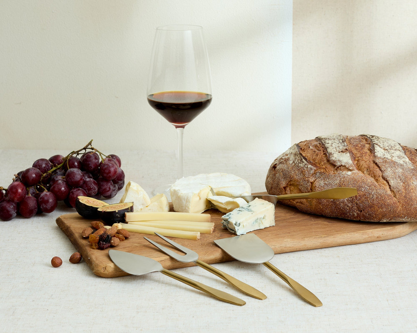 Edith Cheese Cutlery Set – Timeless Serveware for Gathered Tables - The Timeless Trading Co.