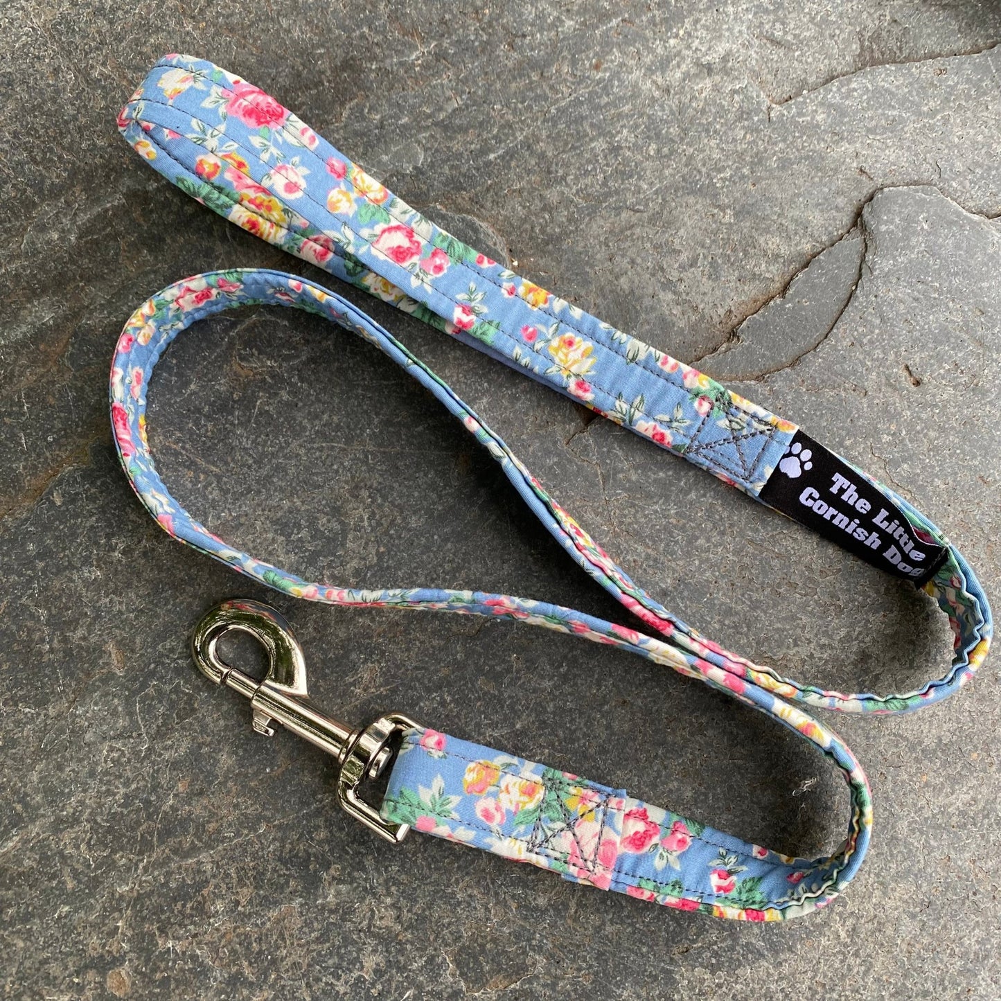 The Blue Rose Wander – Collars & Leads for Cottage Garden Companions - The Timeless Trading Co.